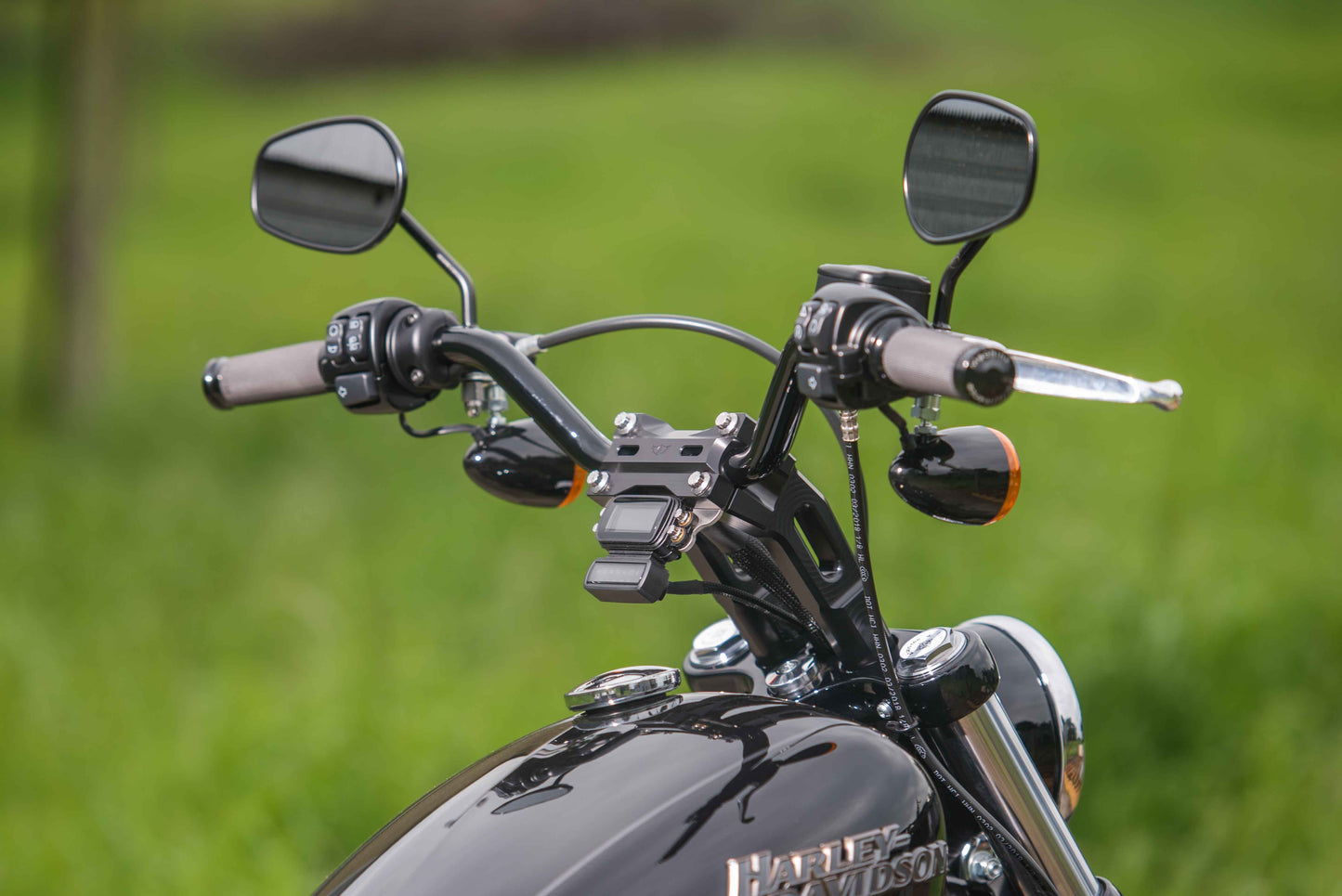 Bubba Gauge mount kit for Softail Street Bob 2018up and 2022-24 Low Rider ST